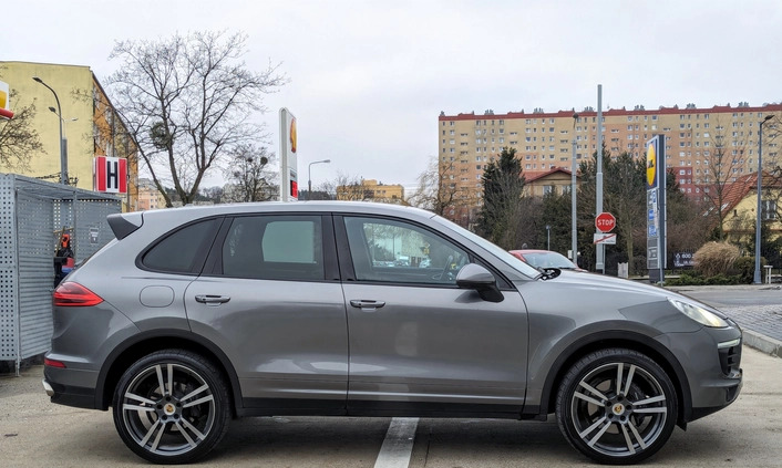 Porsche Cayenne cena 149000 przebieg: 110000, rok produkcji 2017 z Gdynia małe 277